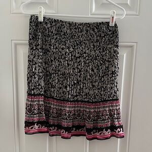 Elegant Black and Pink Patterned Skirt
